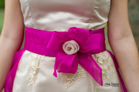El detalle del vestido (boda civil)